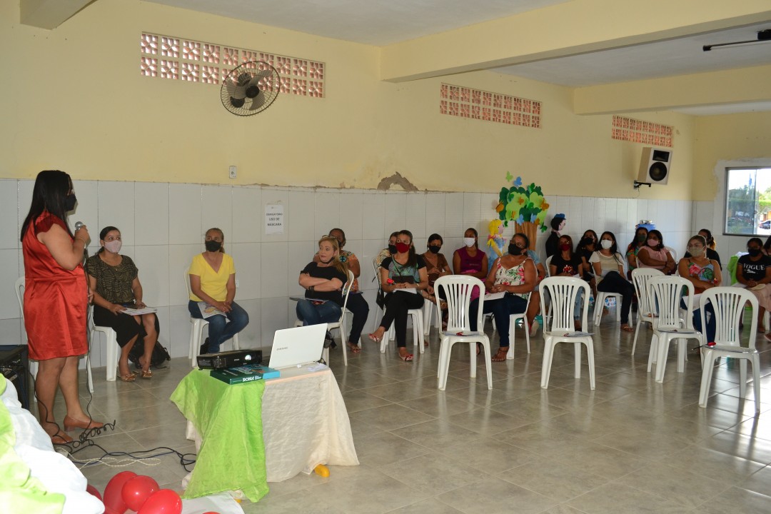 Seguindo orientação do MEC, professores e gestores das Escolas Públicas de Educação Infantil de Jaguarari poderão escolher os livros didáticos a serem adotados em sala de aula