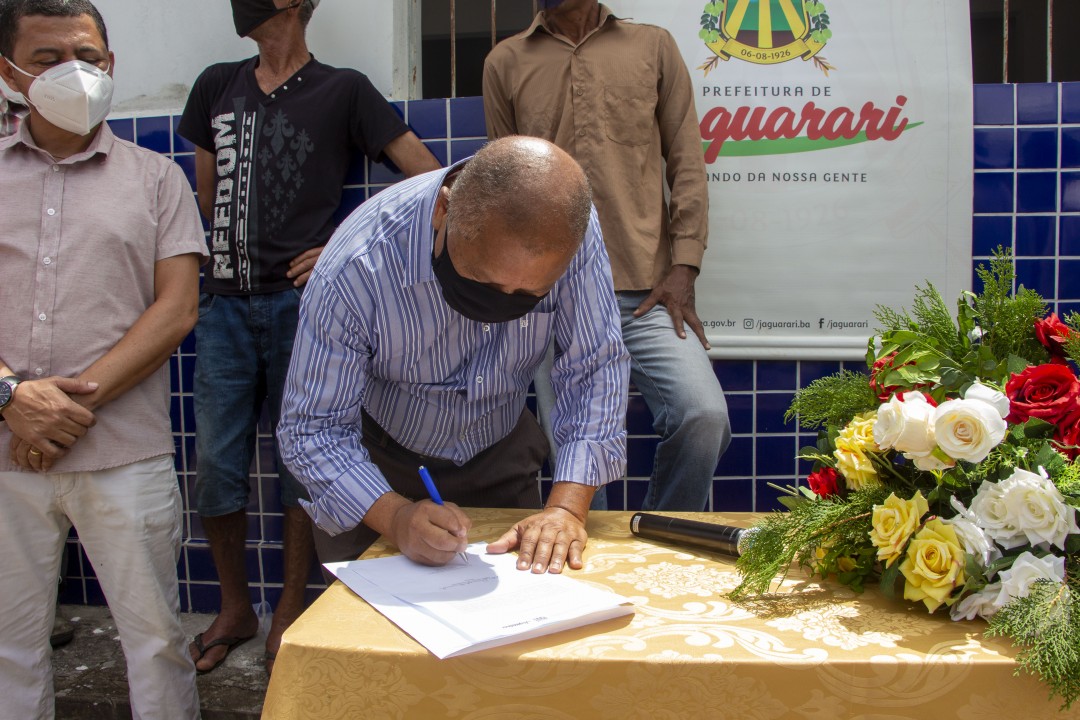 Prefeito Antônio Nascimento assinou hoje ordens de serviço  para a construção de quadras poliesportivas em Diogo e Antas I