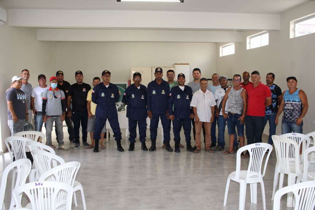 Prefeitura de Jaguarari entrega novos uniformes à Guarda Municipal