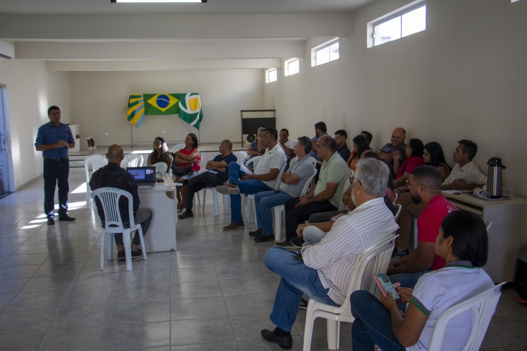 Prefeito de Jaguarari e secretários municipais participam  de reunião sobre proposta de implantação da Moeda Social