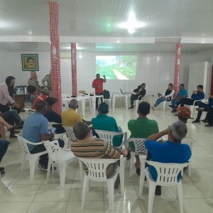 Animais soltos em vias públicas foi tema de reunião entre Poder Público, PM e criadores no distrito de Pilar
