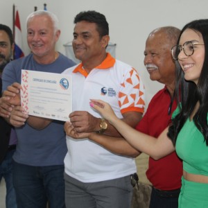 60 alunos do Programa Qualifica Bahia são certificados e instrumentos musicais são entregues à Escola João de Matos em evento realizado pela Prefeitura de Jaguarari